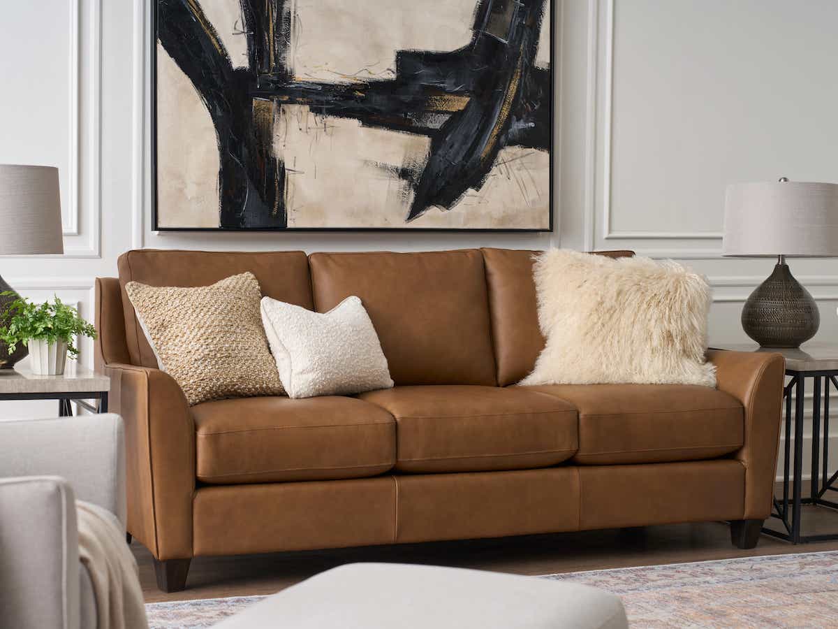 La-Z-Boy Noah Sofa features