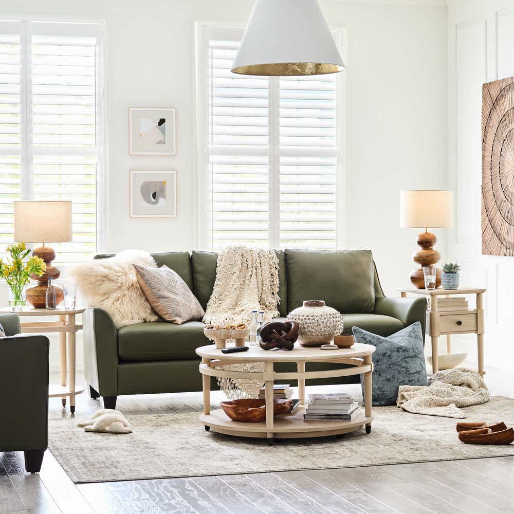 La-Z-Boy Noah Sofa – room view