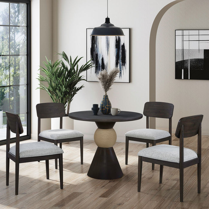 Briarcrest - 36" Round Table Set