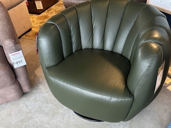 Floor Model Jules Glove Swivel Chair in Bali/Basil by Palliser