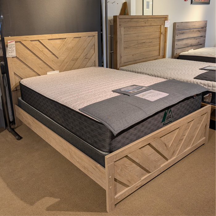 Sanginlane Queen Panel Bed by Benchcraft